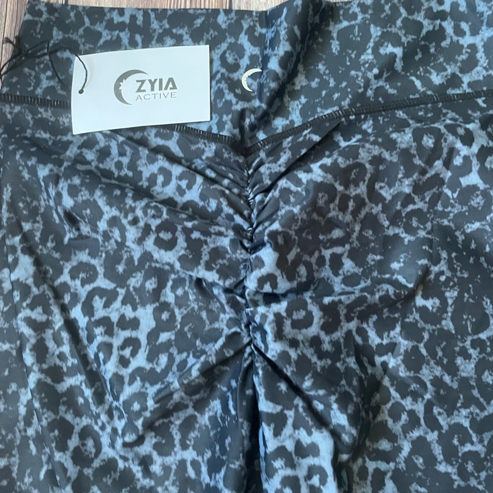 ZYIA Stone leopard scrunchy light n luxe 7/8 leggings size 12 NWTB - Picture 5 of 9